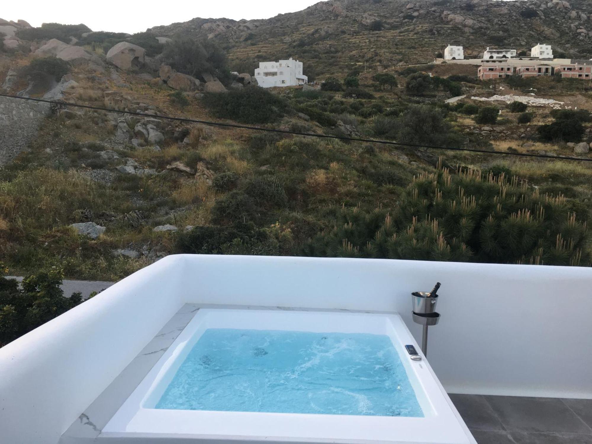 Ninemia Naxos Suites Agios Thaleleos Екстериор снимка